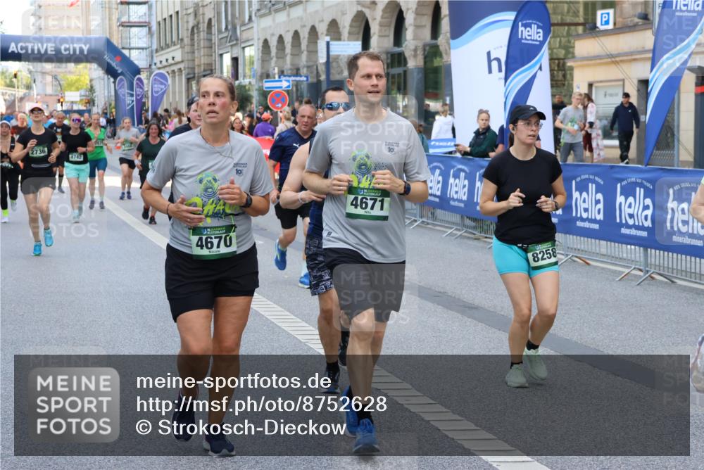 07.09.2025 - BARMER Alsterlauf Strokosch-Dieckow http://msf.ph/oto/8752628 07.09.2025 10:14:54 Ziel 2158, 2651, 2674, 2705, 2936, 3132, 3133, 3243, 3548, 3722, 3885, 3886, 4020, 4021, 4024, 4177, 4520, 4556, 4756, 4757, 4878, 4879, 5134, 5270, 5271, 5291, 5631, 6194, 8413 meine-sportfotos.de