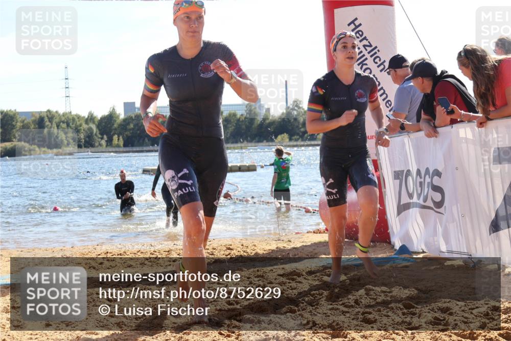 07.09.2025 - 19. Norderstedt Triathlon Luisa Fischer http://msf.ph/oto/8752629 07.09.2025 15:34:33 Schwimmen 1051, 1054, 1069, 1092, 1563 meine-sportfotos.de