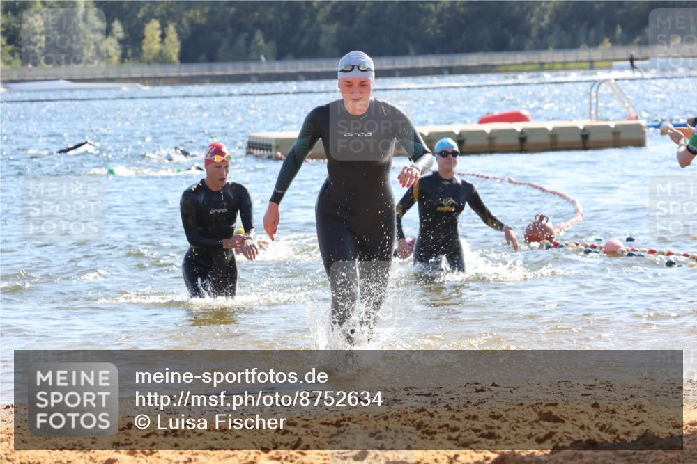 07.09.2025 - 19. Norderstedt Triathlon Luisa Fischer http://msf.ph/oto/8752634 07.09.2025 15:34:34 Schwimmen 1051, 1054, 1069, 1092, 1563 meine-sportfotos.de