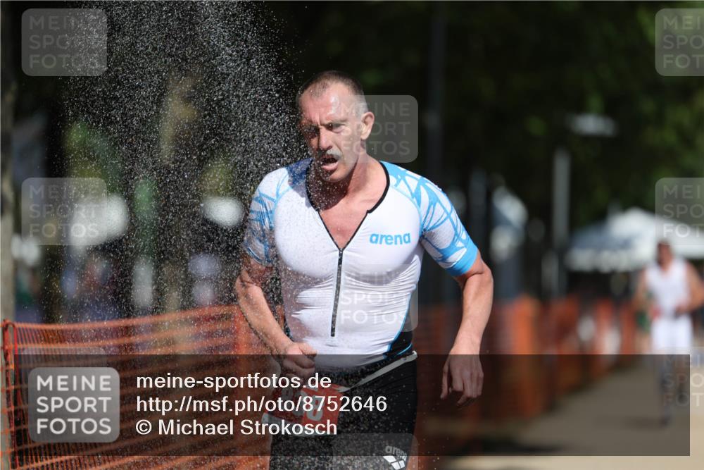 07.09.2025 - 19. Norderstedt Triathlon Michael Strokosch http://msf.ph/oto/8752646 07.09.2025 12:46:33 Laufen 697, 838 meine-sportfotos.de