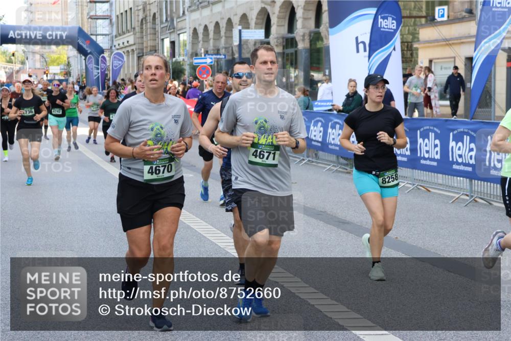 07.09.2025 - BARMER Alsterlauf Strokosch-Dieckow http://msf.ph/oto/8752660 07.09.2025 10:14:54 Ziel 2158, 2651, 2674, 2705, 2936, 3132, 3133, 3243, 3548, 3722, 3885, 3886, 4020, 4021, 4024, 4177, 4520, 4556, 4756, 4757, 4878, 4879, 5134, 5270, 5271, 5291, 5631, 6194, 8413 meine-sportfotos.de