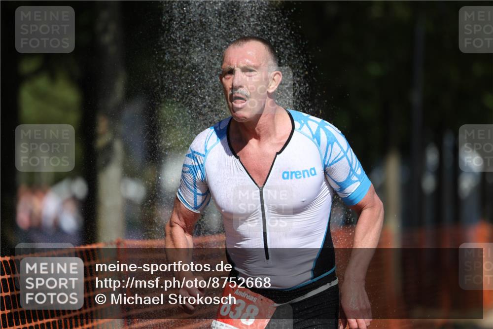 07.09.2025 - 19. Norderstedt Triathlon Michael Strokosch http://msf.ph/oto/8752668 07.09.2025 12:46:34 Laufen 697, 838 meine-sportfotos.de