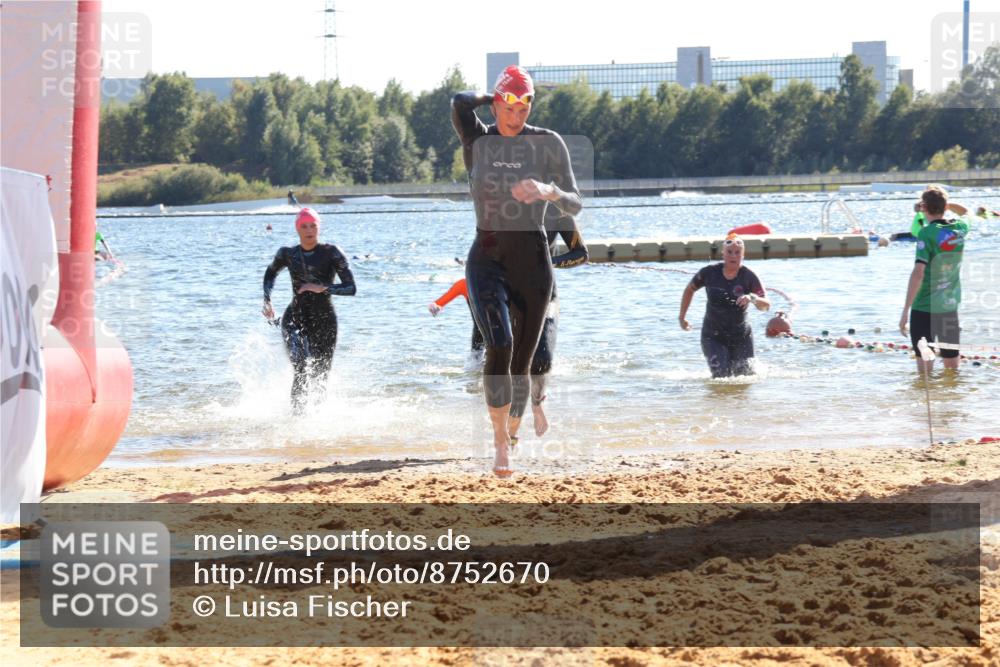 07.09.2025 - 19. Norderstedt Triathlon Luisa Fischer http://msf.ph/oto/8752670 07.09.2025 15:34:39 Schwimmen 1051, 1054, 1064, 1069, 1070, 1105 meine-sportfotos.de