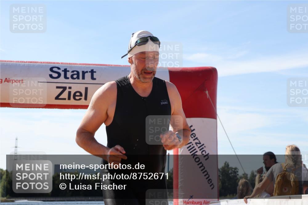 07.09.2025 - 19. Norderstedt Triathlon Luisa Fischer http://msf.ph/oto/8752671 07.09.2025 11:23:53 Schwimmen 800 meine-sportfotos.de