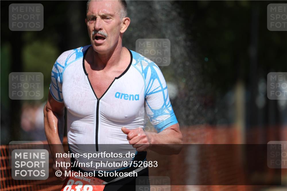 07.09.2025 - 19. Norderstedt Triathlon Michael Strokosch http://msf.ph/oto/8752683 07.09.2025 12:46:34 Laufen 697, 838 meine-sportfotos.de