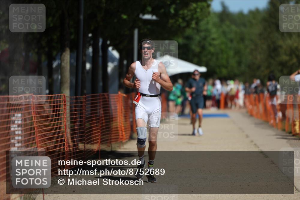 07.09.2025 - 19. Norderstedt Triathlon Michael Strokosch http://msf.ph/oto/8752689 07.09.2025 12:46:37 Laufen 697, 788, 838 meine-sportfotos.de