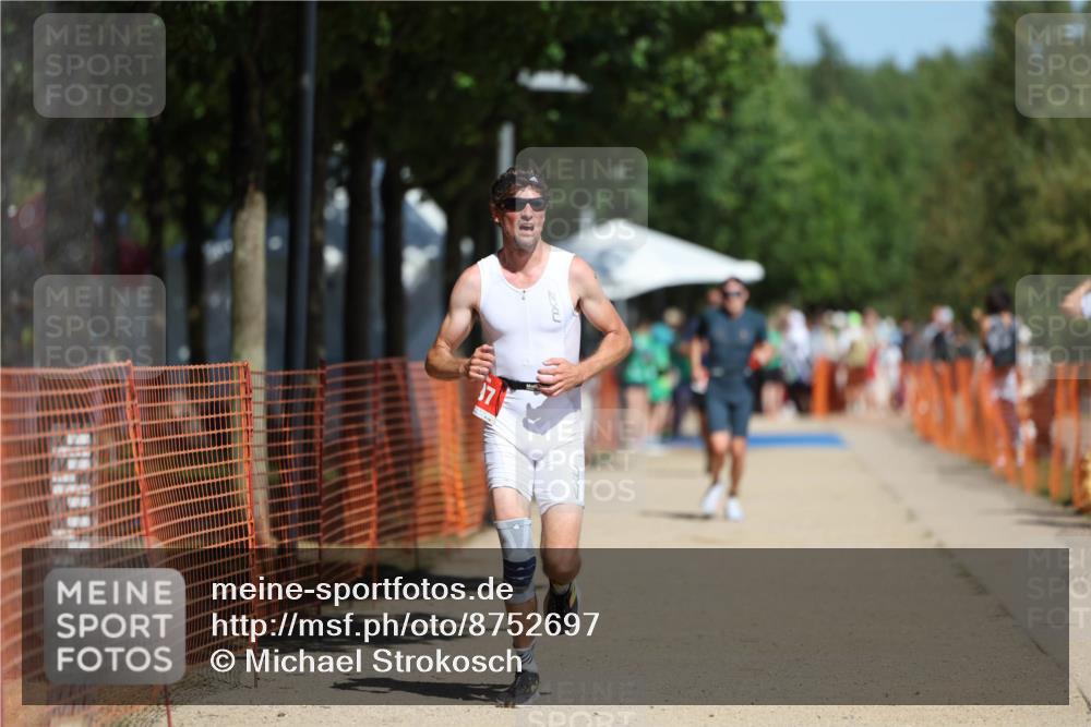 07.09.2025 - 19. Norderstedt Triathlon Michael Strokosch http://msf.ph/oto/8752697 07.09.2025 12:46:37 Laufen 697, 788, 838 meine-sportfotos.de