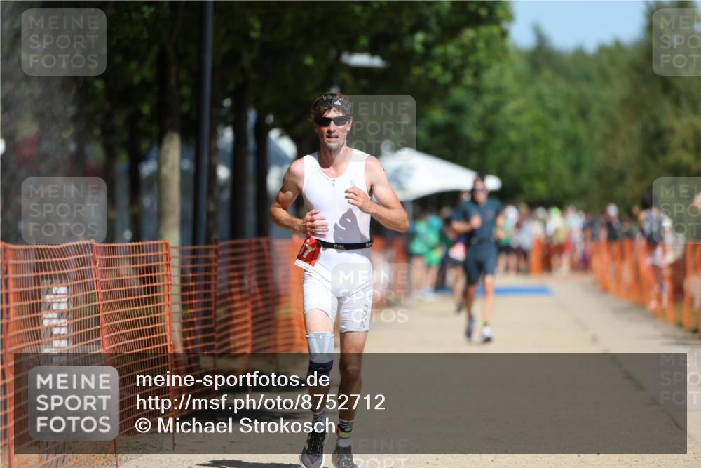 07.09.2025 - 19. Norderstedt Triathlon Michael Strokosch http://msf.ph/oto/8752712 07.09.2025 12:46:38 Laufen 697, 788 meine-sportfotos.de