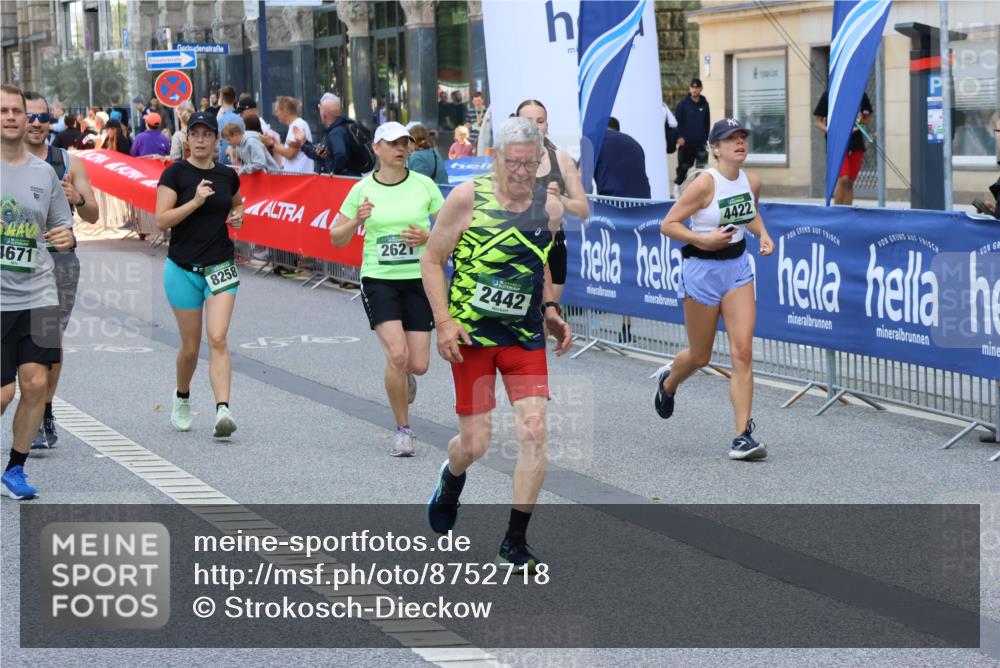 07.09.2025 - BARMER Alsterlauf Strokosch-Dieckow http://msf.ph/oto/8752718 07.09.2025 10:14:51 Ziel 2158, 2651, 2674, 3132, 3133, 3548, 3722, 3771, 4020, 4021, 4177, 4520, 4556, 4607, 4608, 4756, 4757, 4878, 4879, 5134, 5270, 5271, 5291, 5631, 8413 meine-sportfotos.de