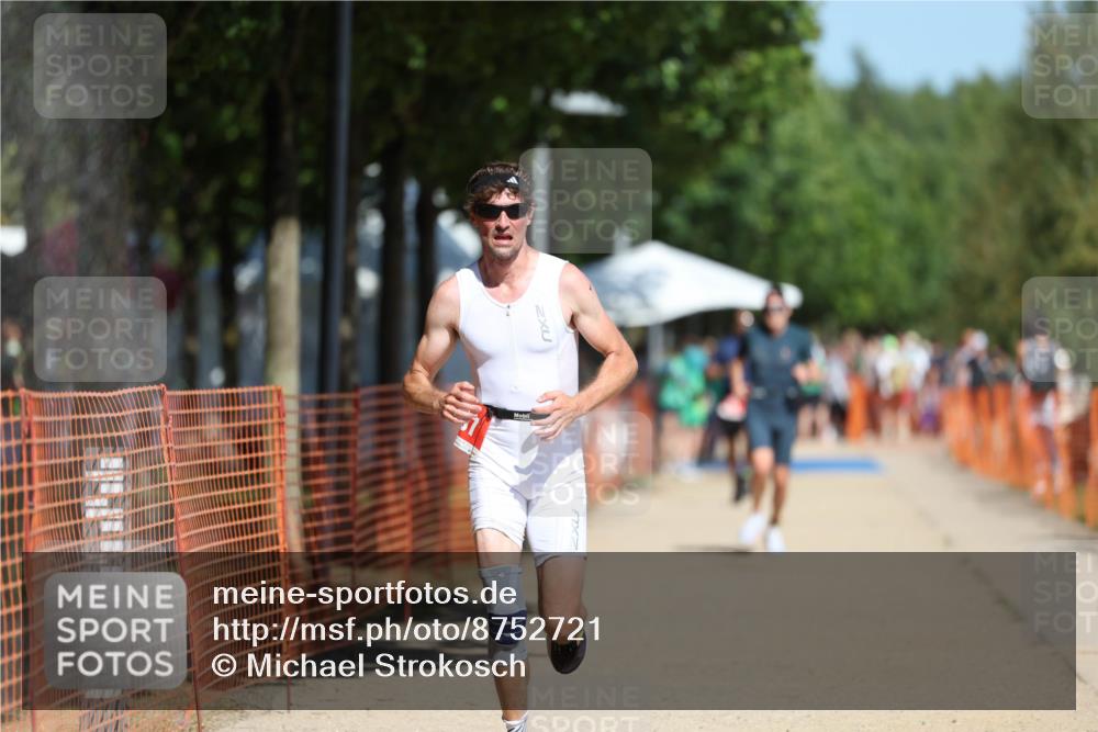 07.09.2025 - 19. Norderstedt Triathlon Michael Strokosch http://msf.ph/oto/8752721 07.09.2025 12:46:38 Laufen 697, 788 meine-sportfotos.de