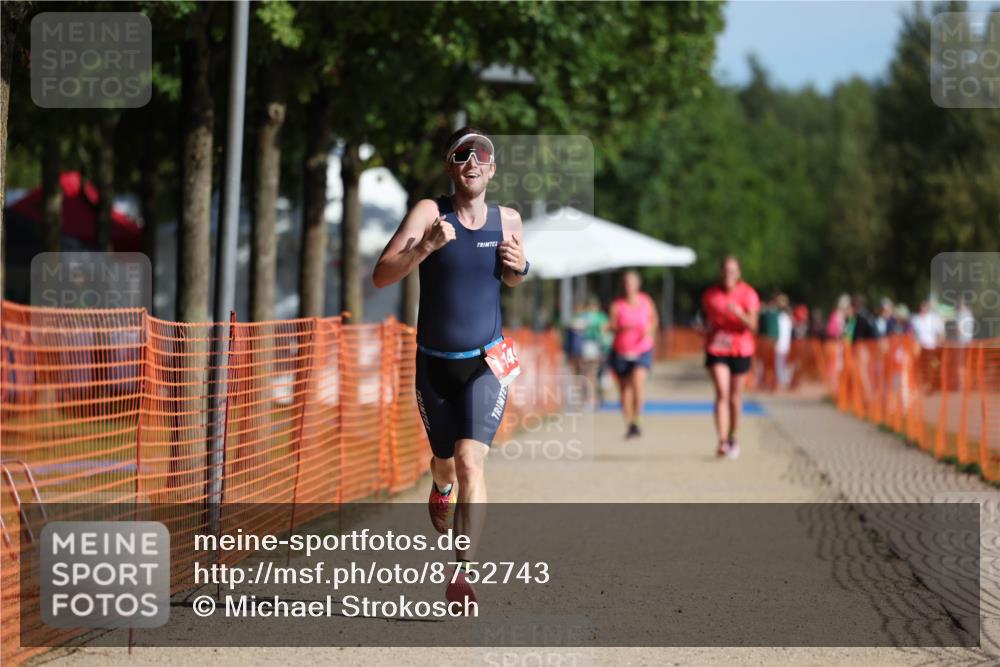 07.09.2025 - 19. Norderstedt Triathlon Michael Strokosch http://msf.ph/oto/8752743 07.09.2025 10:36:59 Laufen 1149 meine-sportfotos.de
