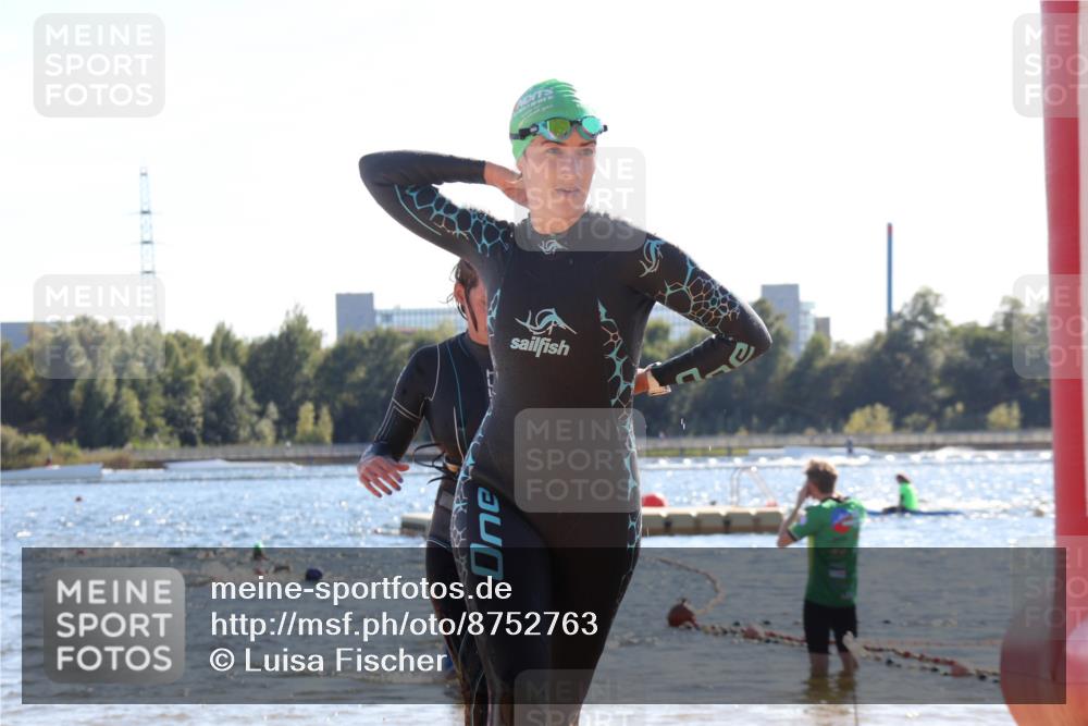 07.09.2025 - 19. Norderstedt Triathlon Luisa Fischer http://msf.ph/oto/8752763 07.09.2025 15:35:17 Schwimmen 1043, 1085 meine-sportfotos.de