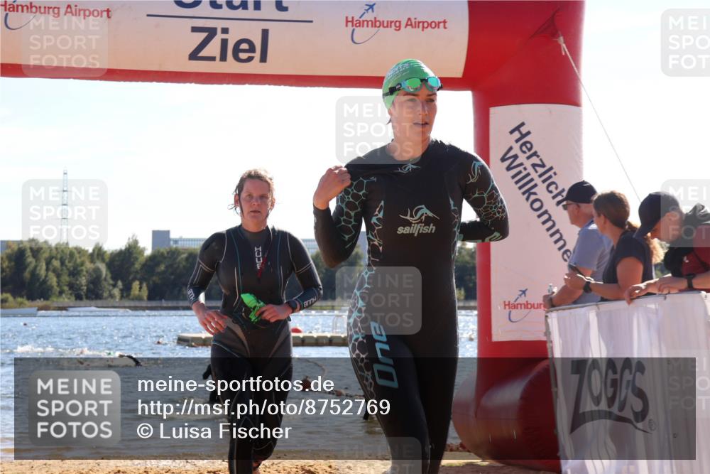 07.09.2025 - 19. Norderstedt Triathlon Luisa Fischer http://msf.ph/oto/8752769 07.09.2025 15:35:18 Schwimmen 1043, 1056, 1085 meine-sportfotos.de