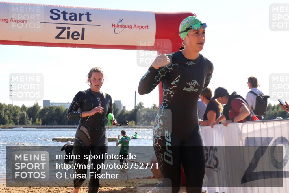 07.09.2025 - 19. Norderstedt Triathlon Luisa Fischer http://msf.ph/oto/8752771 07.09.2025 15:35:18 Schwimmen 1043, 1056, 1085 meine-sportfotos.de