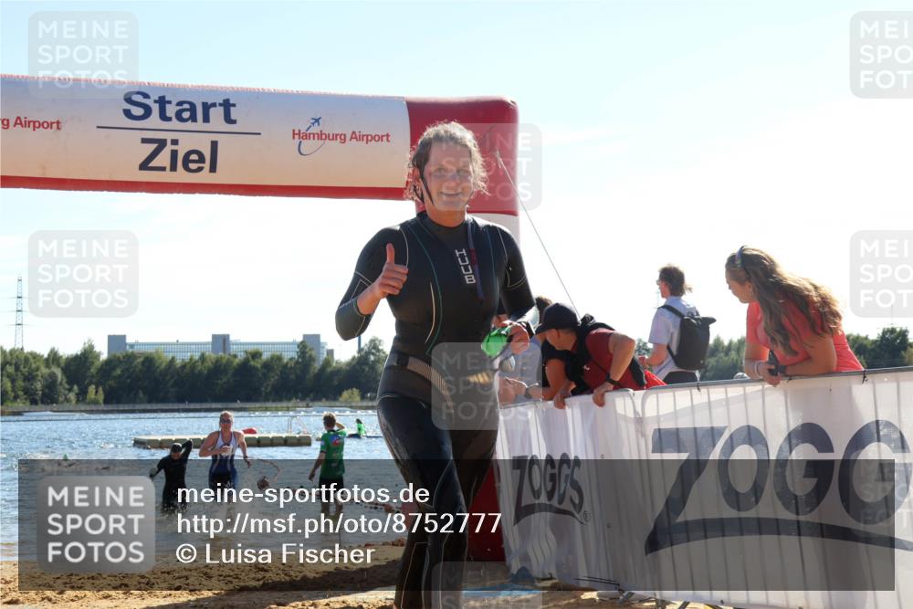 07.09.2025 - 19. Norderstedt Triathlon Luisa Fischer http://msf.ph/oto/8752777 07.09.2025 15:35:19 Schwimmen 1043, 1056, 1085 meine-sportfotos.de