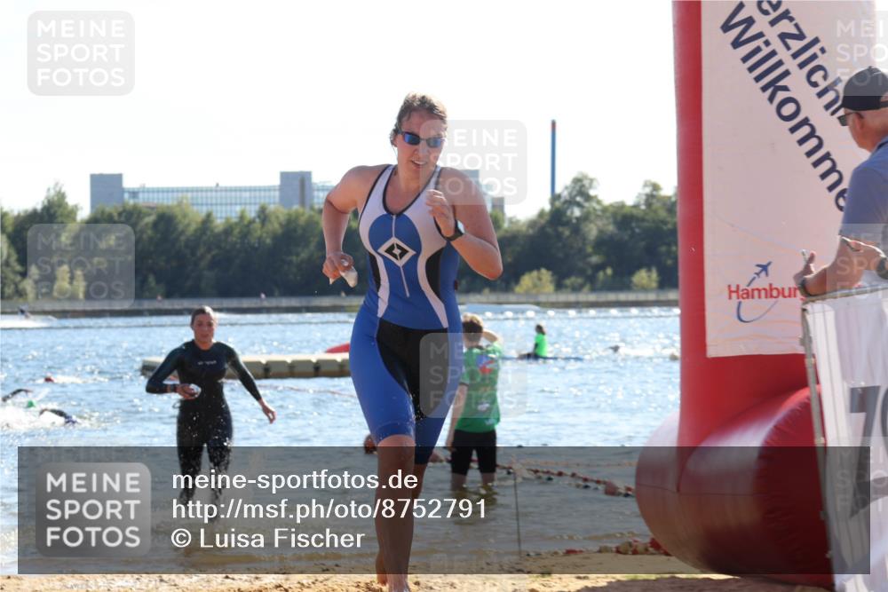 07.09.2025 - 19. Norderstedt Triathlon Luisa Fischer http://msf.ph/oto/8752791 07.09.2025 15:35:23 Schwimmen 1043, 1056, 1068, 1085 meine-sportfotos.de