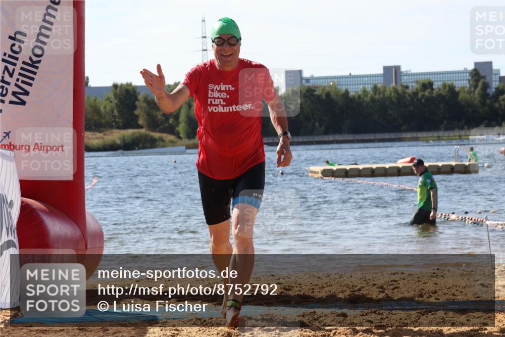07.09.2025 - 19. Norderstedt Triathlon Luisa Fischer http://msf.ph/oto/8752792 07.09.2025 11:24:48 Schwimmen 830 meine-sportfotos.de