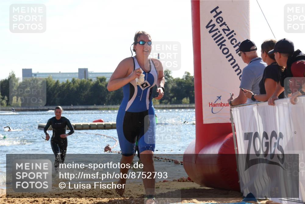 07.09.2025 - 19. Norderstedt Triathlon Luisa Fischer http://msf.ph/oto/8752793 07.09.2025 15:35:23 Schwimmen 1043, 1056, 1068, 1085 meine-sportfotos.de