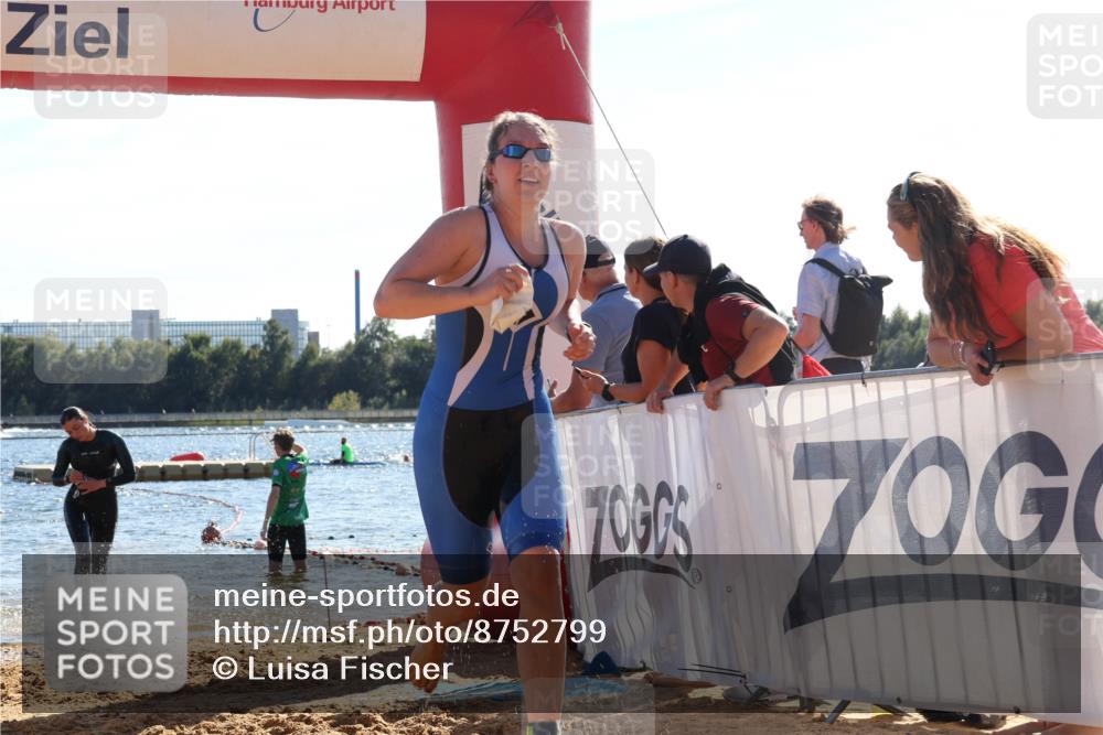 07.09.2025 - 19. Norderstedt Triathlon Luisa Fischer http://msf.ph/oto/8752799 07.09.2025 15:35:24 Schwimmen 1043, 1056, 1068, 1085 meine-sportfotos.de