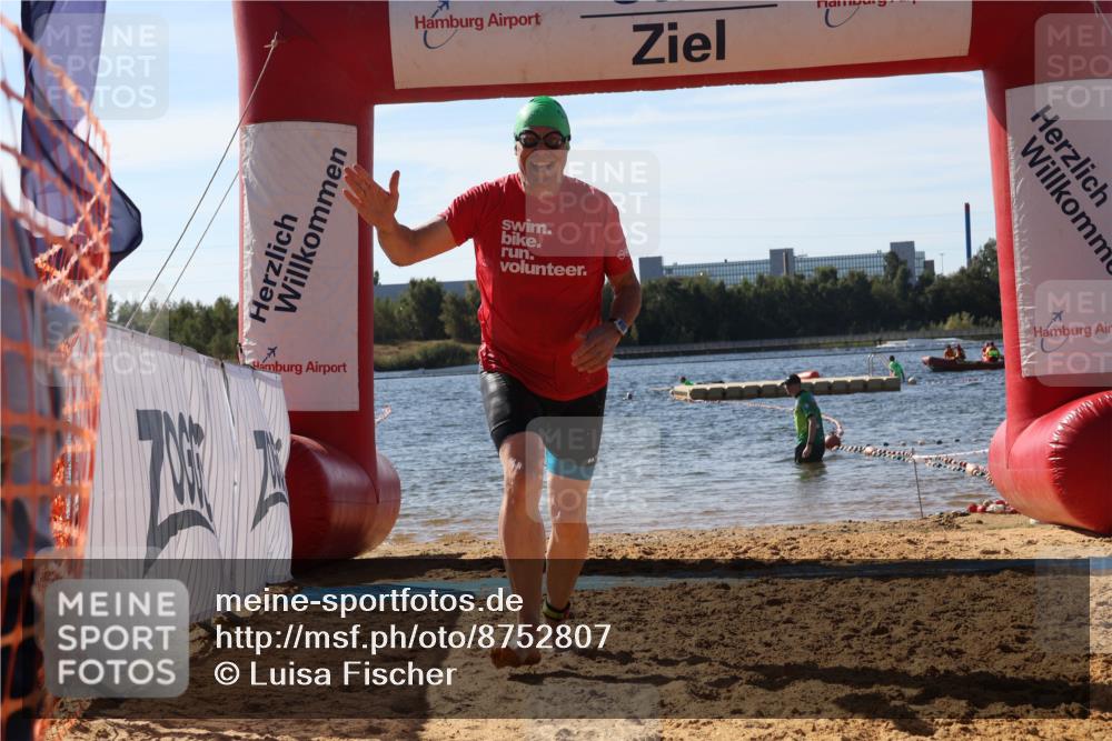 07.09.2025 - 19. Norderstedt Triathlon Luisa Fischer http://msf.ph/oto/8752807 07.09.2025 11:24:49 Schwimmen 830 meine-sportfotos.de