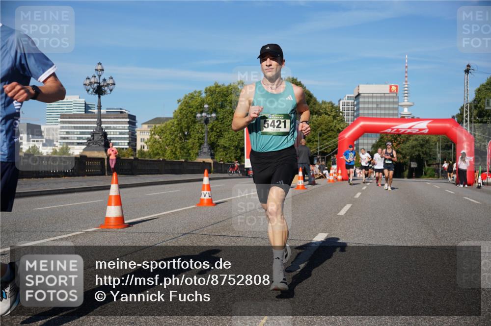 07.09.2025 - BARMER Alsterlauf Yannick Fuchs http://msf.ph/oto/8752808 07.09.2025 09:36:31 Laufen 5421 meine-sportfotos.de