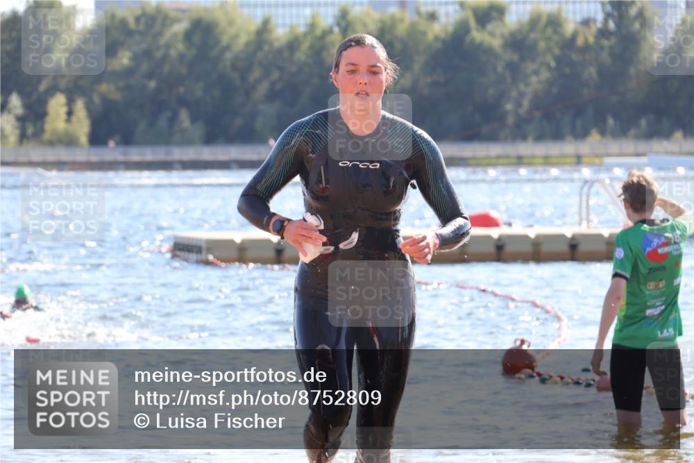 07.09.2025 - 19. Norderstedt Triathlon Luisa Fischer http://msf.ph/oto/8752809 07.09.2025 15:35:26 Schwimmen 1043, 1056, 1068, 1085 meine-sportfotos.de