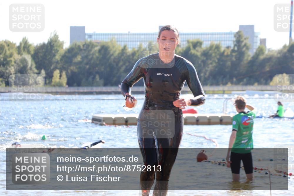 07.09.2025 - 19. Norderstedt Triathlon Luisa Fischer http://msf.ph/oto/8752813 07.09.2025 15:35:27 Schwimmen 1043, 1056, 1068, 1085 meine-sportfotos.de