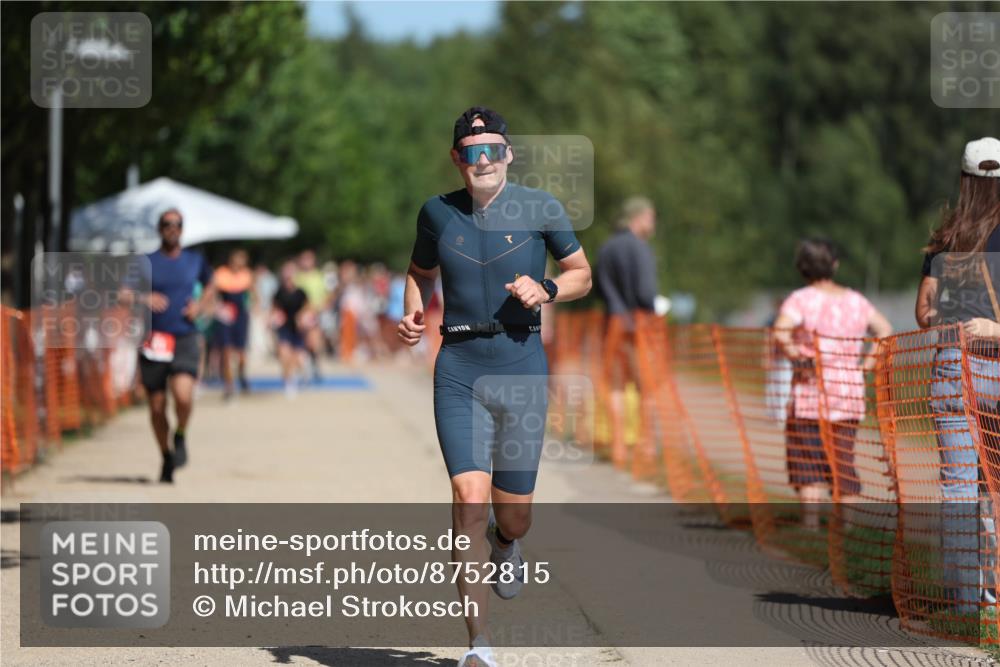 07.09.2025 - 19. Norderstedt Triathlon Michael Strokosch http://msf.ph/oto/8752815 07.09.2025 12:46:44 Laufen 251, 697, 788 meine-sportfotos.de
