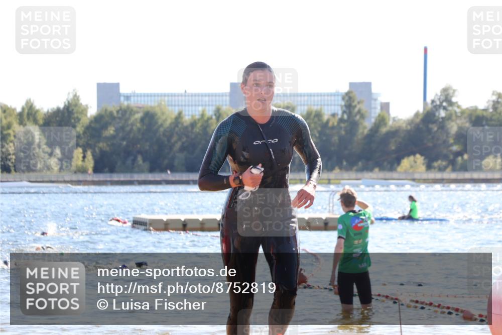 07.09.2025 - 19. Norderstedt Triathlon Luisa Fischer http://msf.ph/oto/8752819 07.09.2025 15:35:27 Schwimmen 1043, 1056, 1068, 1085 meine-sportfotos.de
