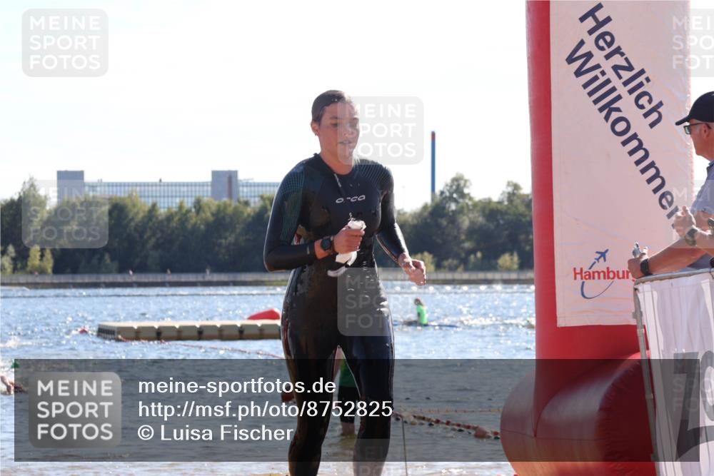 07.09.2025 - 19. Norderstedt Triathlon Luisa Fischer http://msf.ph/oto/8752825 07.09.2025 15:35:28 Schwimmen 1043, 1056, 1068, 1085 meine-sportfotos.de