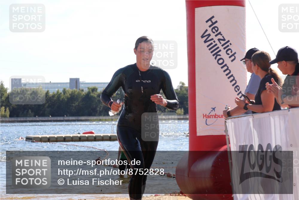 07.09.2025 - 19. Norderstedt Triathlon Luisa Fischer http://msf.ph/oto/8752828 07.09.2025 15:35:28 Schwimmen 1043, 1056, 1068, 1085 meine-sportfotos.de