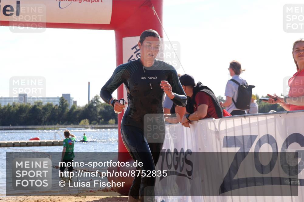 07.09.2025 - 19. Norderstedt Triathlon Luisa Fischer http://msf.ph/oto/8752835 07.09.2025 15:35:29 Schwimmen 1043, 1056, 1068, 1085 meine-sportfotos.de