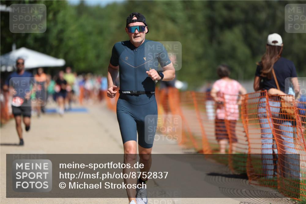 07.09.2025 - 19. Norderstedt Triathlon Michael Strokosch http://msf.ph/oto/8752837 07.09.2025 12:46:44 Laufen 251, 697, 788 meine-sportfotos.de