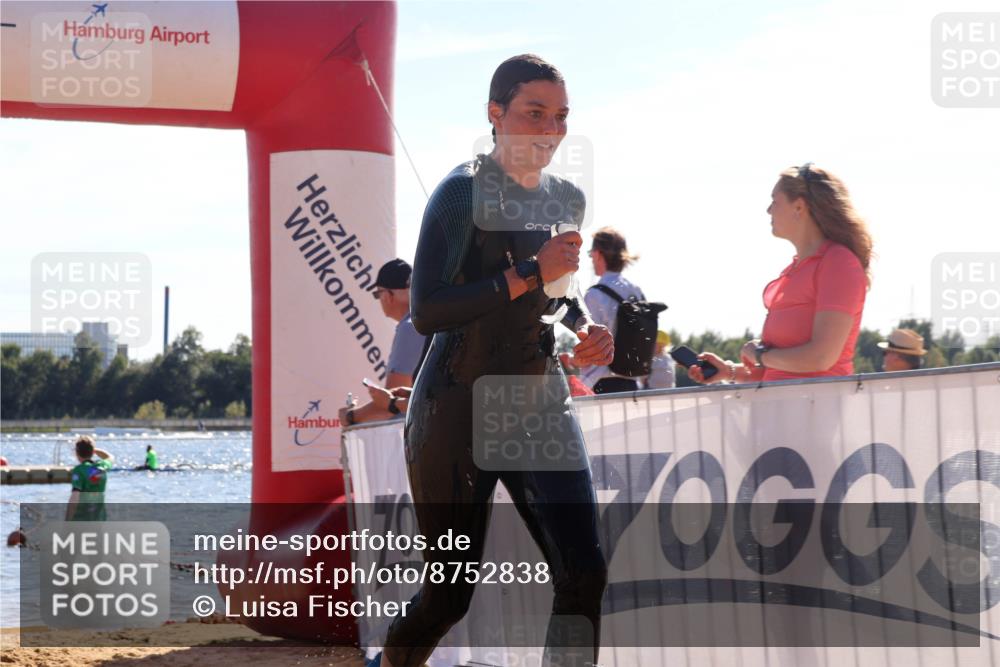 07.09.2025 - 19. Norderstedt Triathlon Luisa Fischer http://msf.ph/oto/8752838 07.09.2025 15:35:29 Schwimmen 1043, 1056, 1068, 1085 meine-sportfotos.de