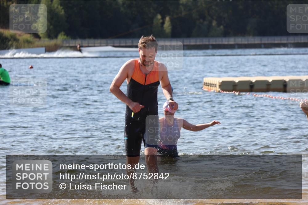 07.09.2025 - 19. Norderstedt Triathlon Luisa Fischer http://msf.ph/oto/8752842 07.09.2025 11:26:07 Schwimmen 162 meine-sportfotos.de