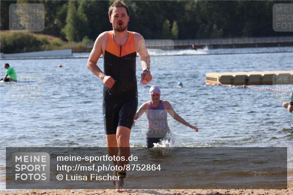07.09.2025 - 19. Norderstedt Triathlon Luisa Fischer http://msf.ph/oto/8752864 07.09.2025 11:26:09 Schwimmen 162 meine-sportfotos.de