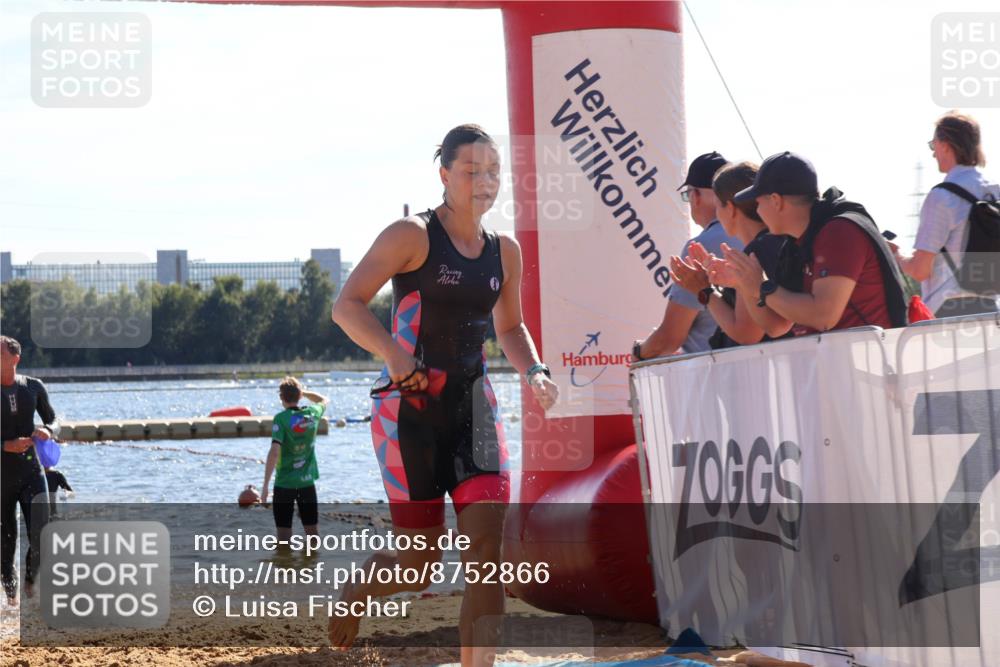 07.09.2025 - 19. Norderstedt Triathlon Luisa Fischer http://msf.ph/oto/8752866 07.09.2025 15:35:48 Schwimmen 509, 1058, 1077 meine-sportfotos.de