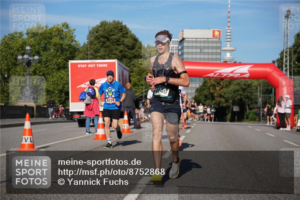 07.09.2025 - BARMER Alsterlauf Yannick Fuchs http://msf.ph/oto/8752868 07.09.2025 09:36:35 Laufen 6178, 4140 meine-sportfotos.de