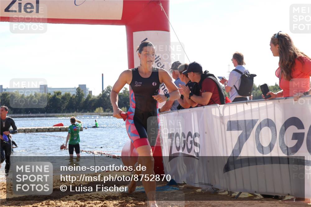 07.09.2025 - 19. Norderstedt Triathlon Luisa Fischer http://msf.ph/oto/8752870 07.09.2025 15:35:48 Schwimmen 509, 1058, 1077 meine-sportfotos.de