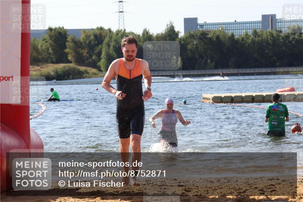 07.09.2025 - 19. Norderstedt Triathlon Luisa Fischer http://msf.ph/oto/8752871 07.09.2025 11:26:10 Schwimmen 162, 163 meine-sportfotos.de
