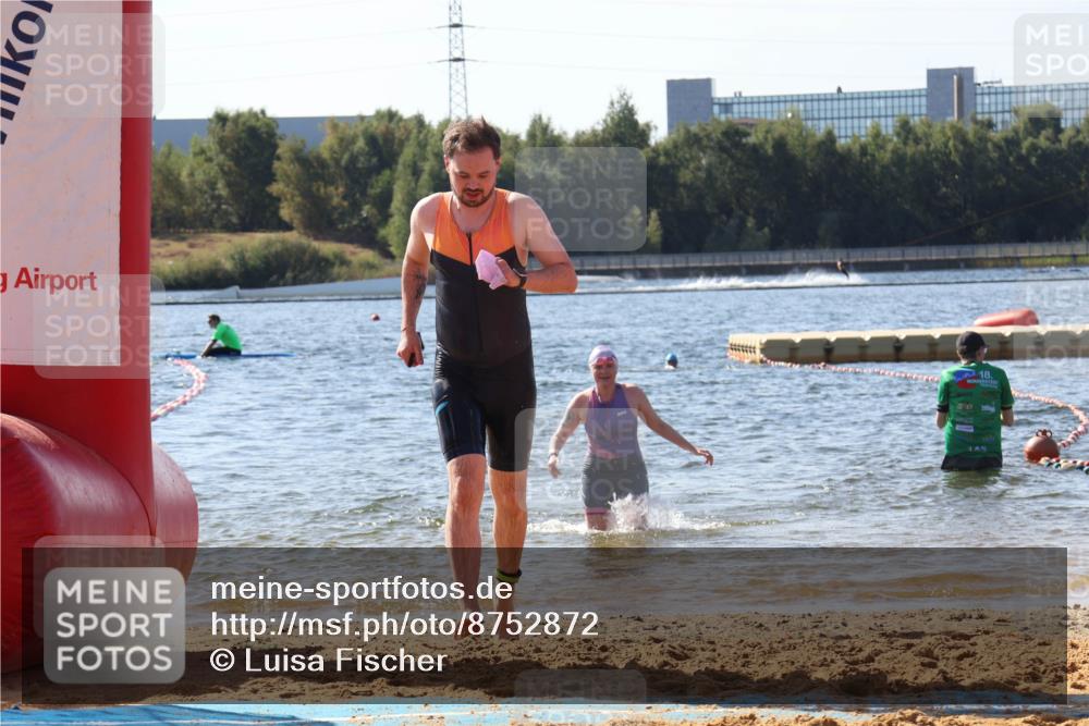07.09.2025 - 19. Norderstedt Triathlon Luisa Fischer http://msf.ph/oto/8752872 07.09.2025 11:26:10 Schwimmen 162, 163 meine-sportfotos.de