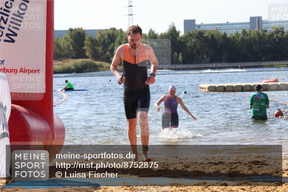 07.09.2025 - 19. Norderstedt Triathlon Luisa Fischer http://msf.ph/oto/8752875 07.09.2025 11:26:10 Schwimmen 162, 163 meine-sportfotos.de
