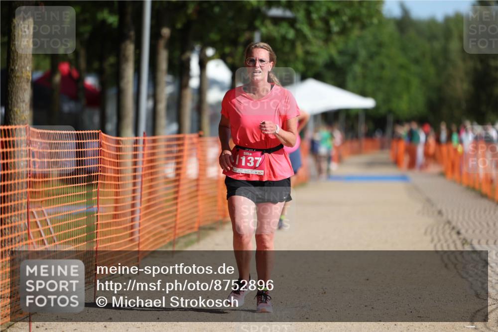 07.09.2025 - 19. Norderstedt Triathlon Michael Strokosch http://msf.ph/oto/8752896 07.09.2025 10:37:09 Laufen 1137 meine-sportfotos.de