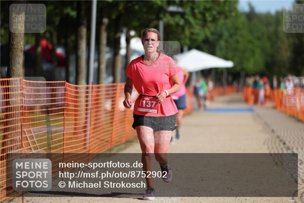 07.09.2025 - 19. Norderstedt Triathlon Michael Strokosch http://msf.ph/oto/8752902 07.09.2025 10:37:09 Laufen 1137 meine-sportfotos.de
