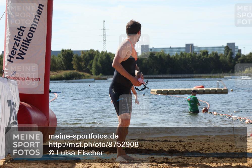 07.09.2025 - 19. Norderstedt Triathlon Luisa Fischer http://msf.ph/oto/8752908 07.09.2025 11:26:14 Schwimmen 162, 163 meine-sportfotos.de