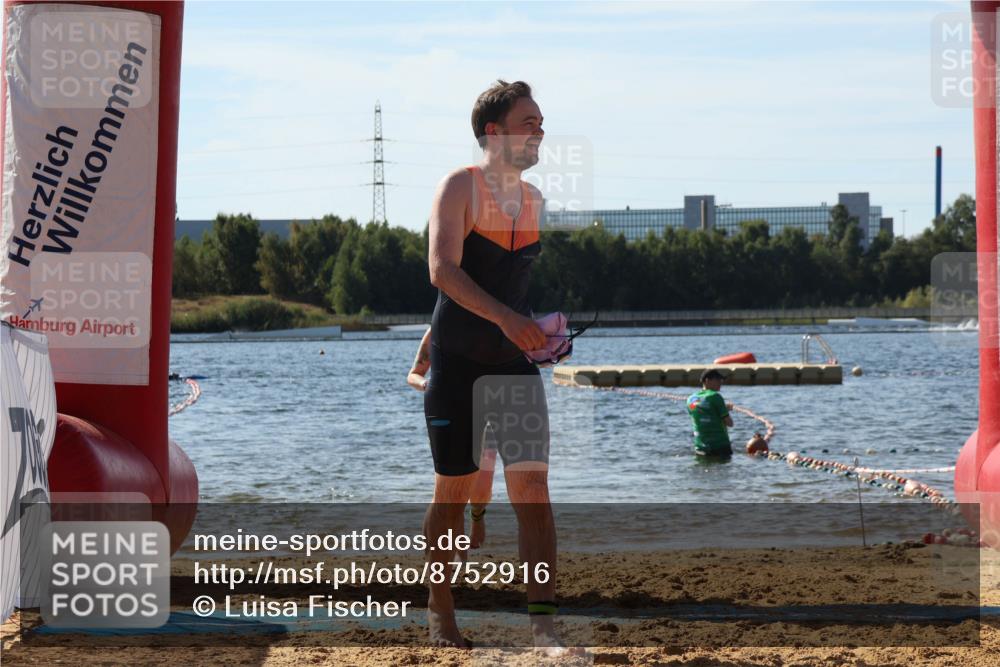 07.09.2025 - 19. Norderstedt Triathlon Luisa Fischer http://msf.ph/oto/8752916 07.09.2025 11:26:14 Schwimmen 162, 163 meine-sportfotos.de