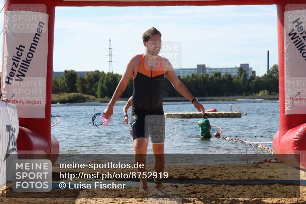 07.09.2025 - 19. Norderstedt Triathlon Luisa Fischer http://msf.ph/oto/8752919 07.09.2025 11:26:15 Schwimmen 162, 163 meine-sportfotos.de