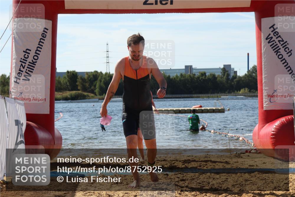 07.09.2025 - 19. Norderstedt Triathlon Luisa Fischer http://msf.ph/oto/8752925 07.09.2025 11:26:15 Schwimmen 162, 163 meine-sportfotos.de