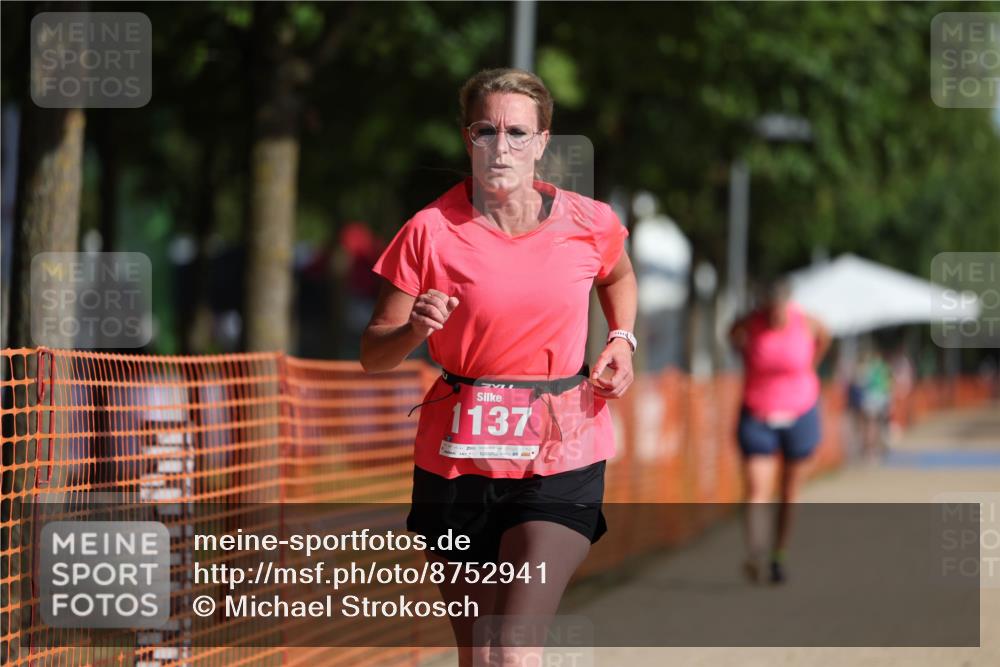 07.09.2025 - 19. Norderstedt Triathlon Michael Strokosch http://msf.ph/oto/8752941 07.09.2025 10:37:11 Laufen 1137 meine-sportfotos.de