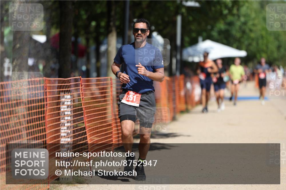 07.09.2025 - 19. Norderstedt Triathlon Michael Strokosch http://msf.ph/oto/8752947 07.09.2025 12:46:49 Laufen 251, 788 meine-sportfotos.de